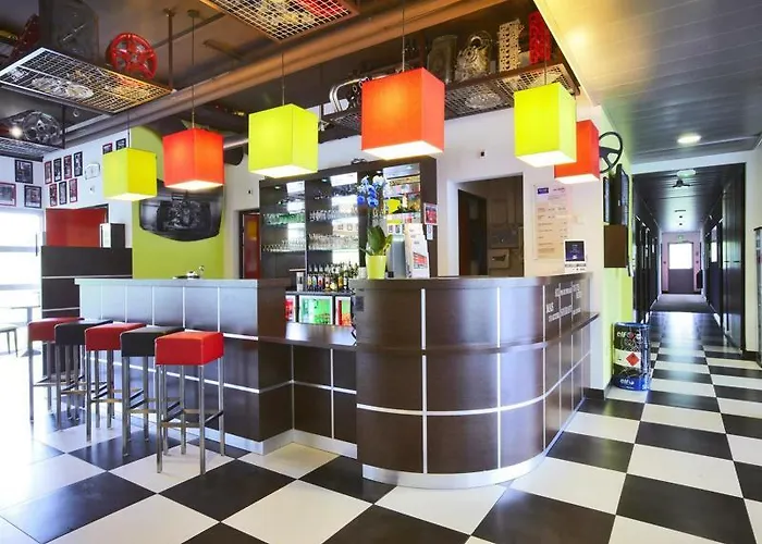 Enzo Metz Sud By Kyriad Direct Hotel